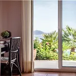Burgundian House By The Sea In Corsica Prázdninový dům Coti-Chiavari (Corsica)