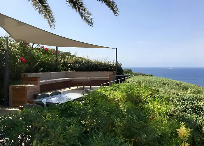 Burgundian House By The Sea In Corsica Coti-Chiavari (Corsica)