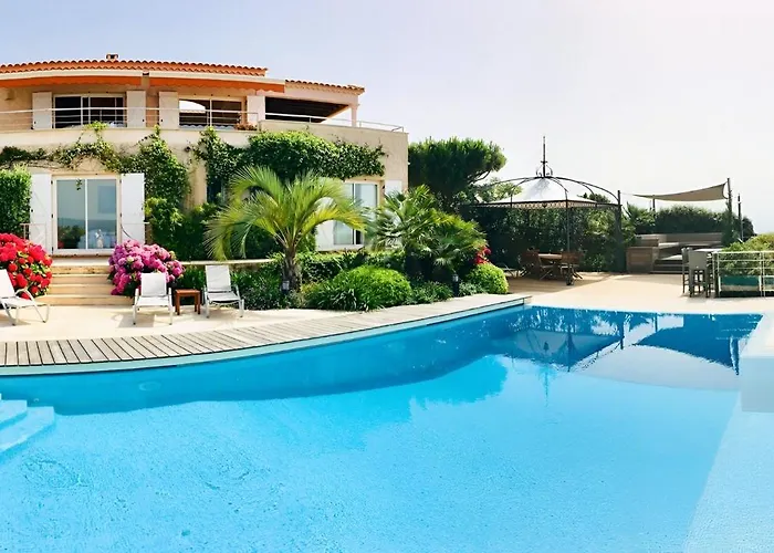 Holiday home Burgundian House By The Sea In Corsica