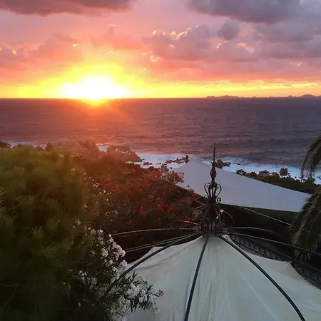 Burgundian House By The Sea In Corsica Coti-Chiavari (Corsica)