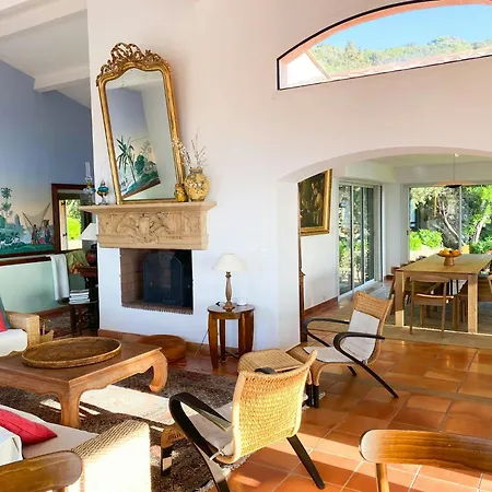 Burgundian House By The Sea In Corsica Coti-Chiavari (Corsica)